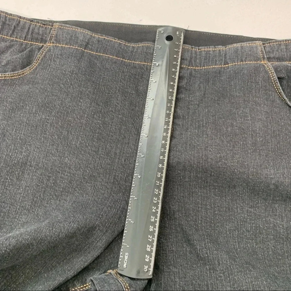 Denim & Co Womans Pull On Jeans Size 24WP  Black Straight Tapered Pockets Stretc - Picture 11 of 11